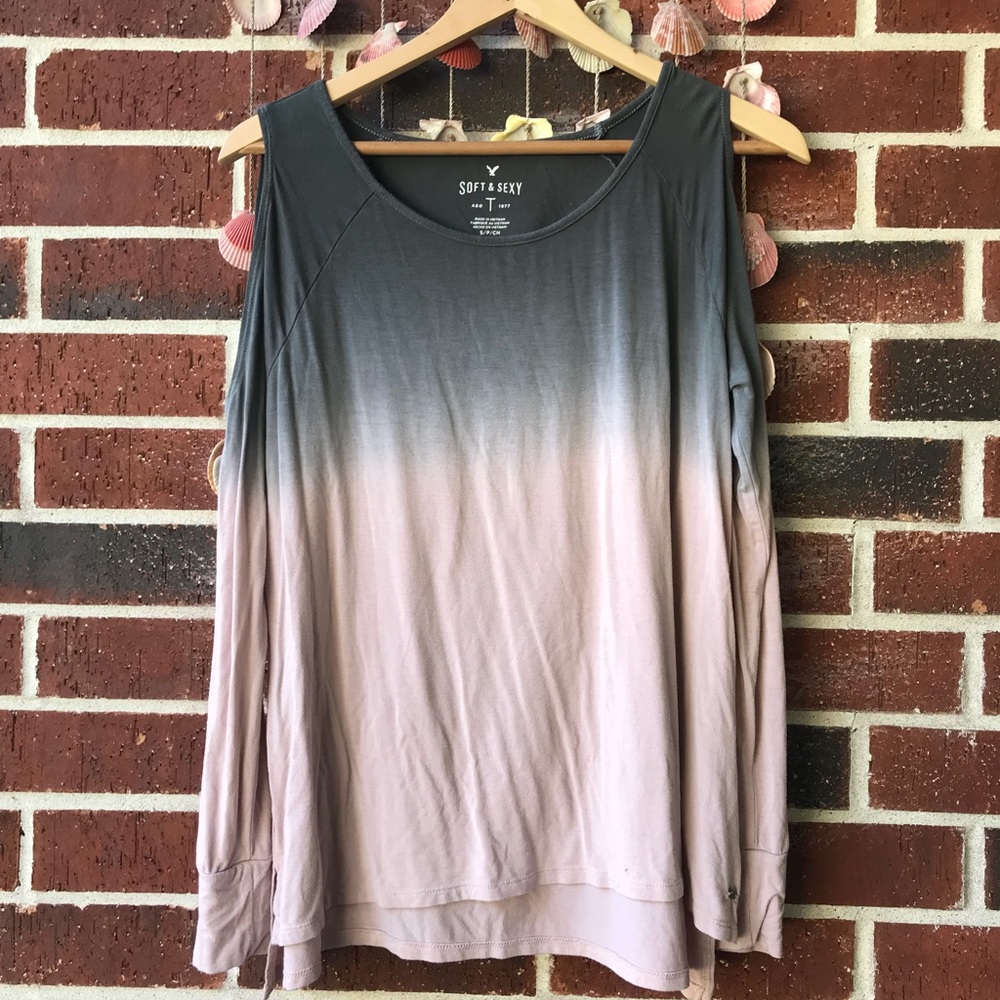 ❄️AE soft & sexy long sleeve no shoulder shirt!S!